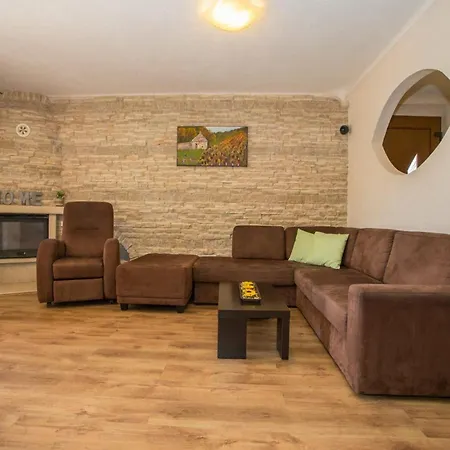 Apartment Andre Pore - Two Bedroom With Terrace And Pool Andre Nova Vas (Porec)