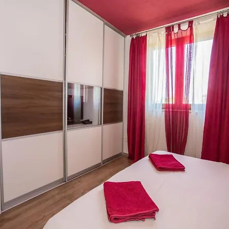 Andre Pore - Two Bedroom With Terrace And Pool Andre * Nova Vas (Porec)